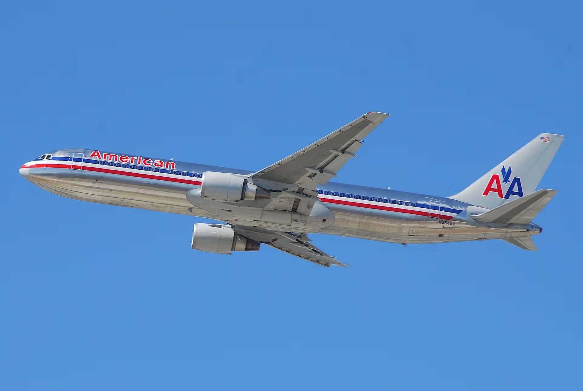 N394AN — Twin-engine aircraft
