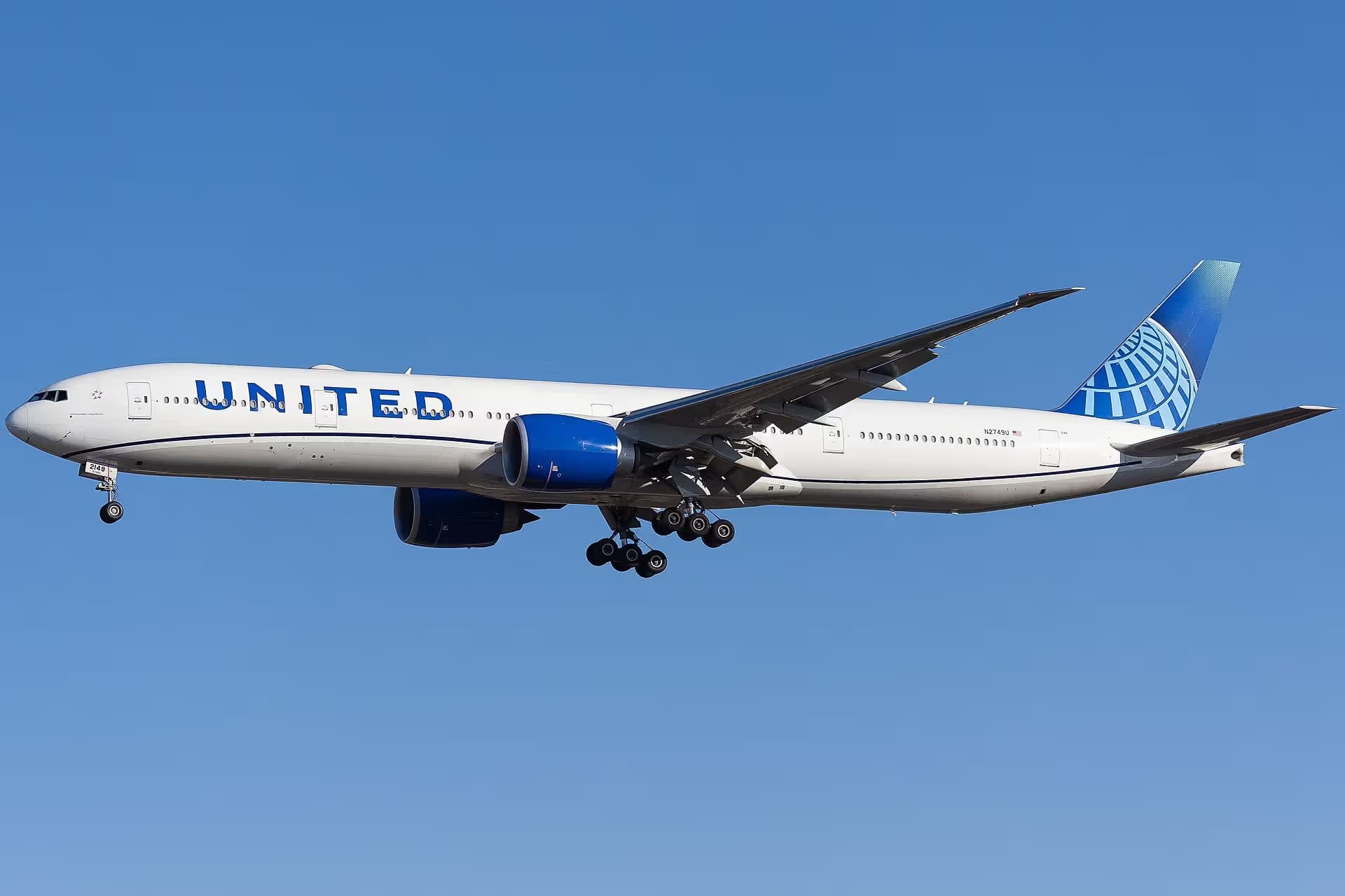 N2749U — Boeing