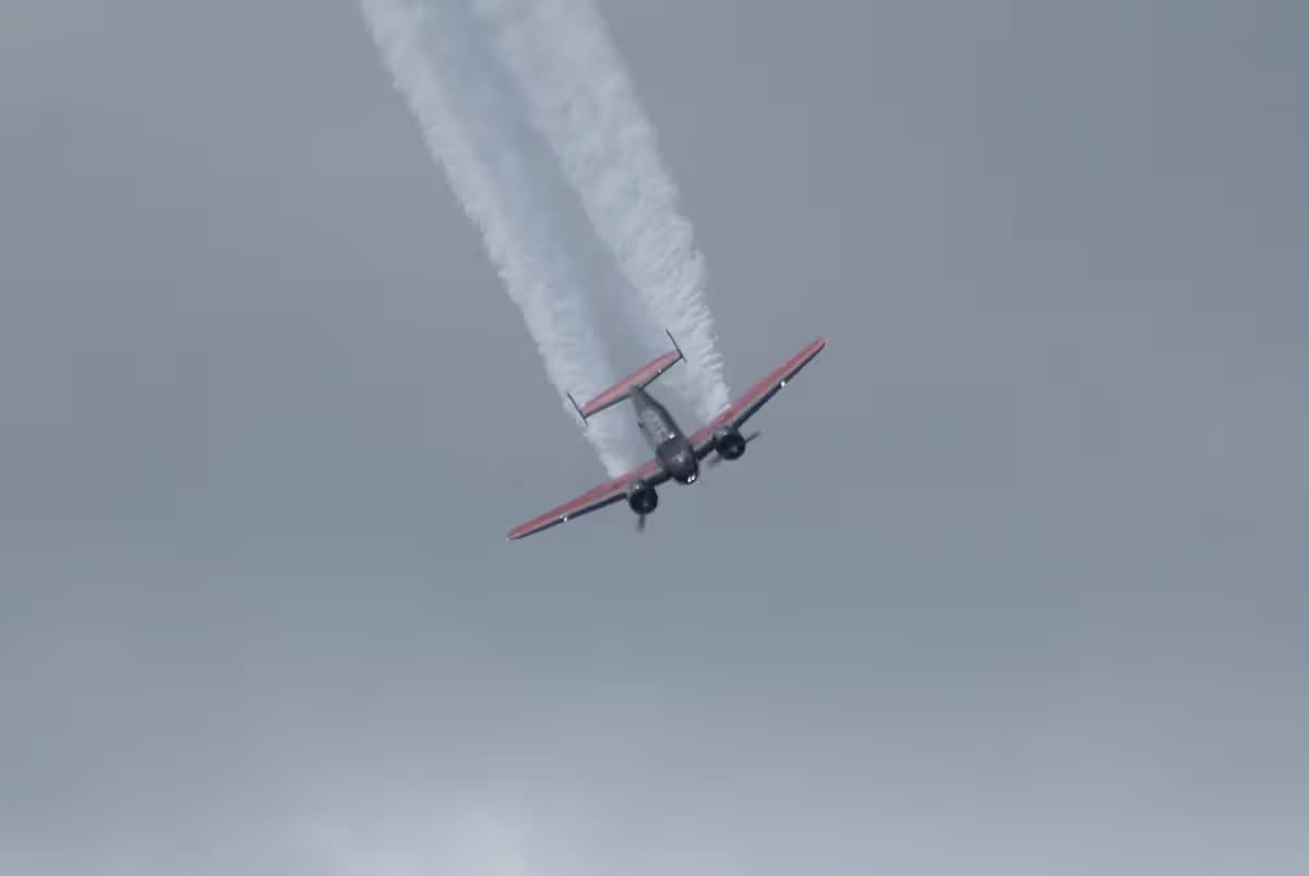 N9109R — Twin-engine aircraft
