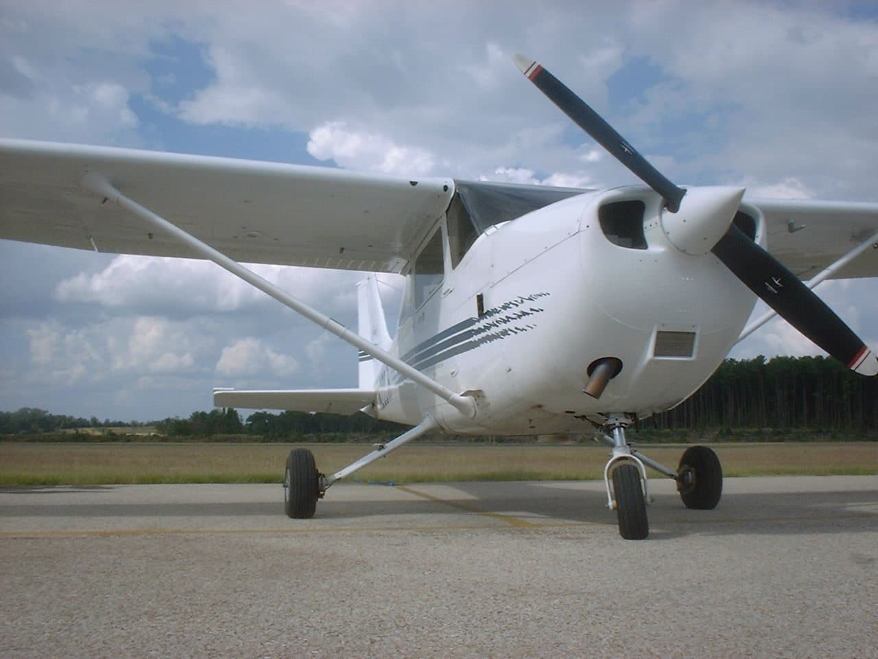 N2221R — Cessna