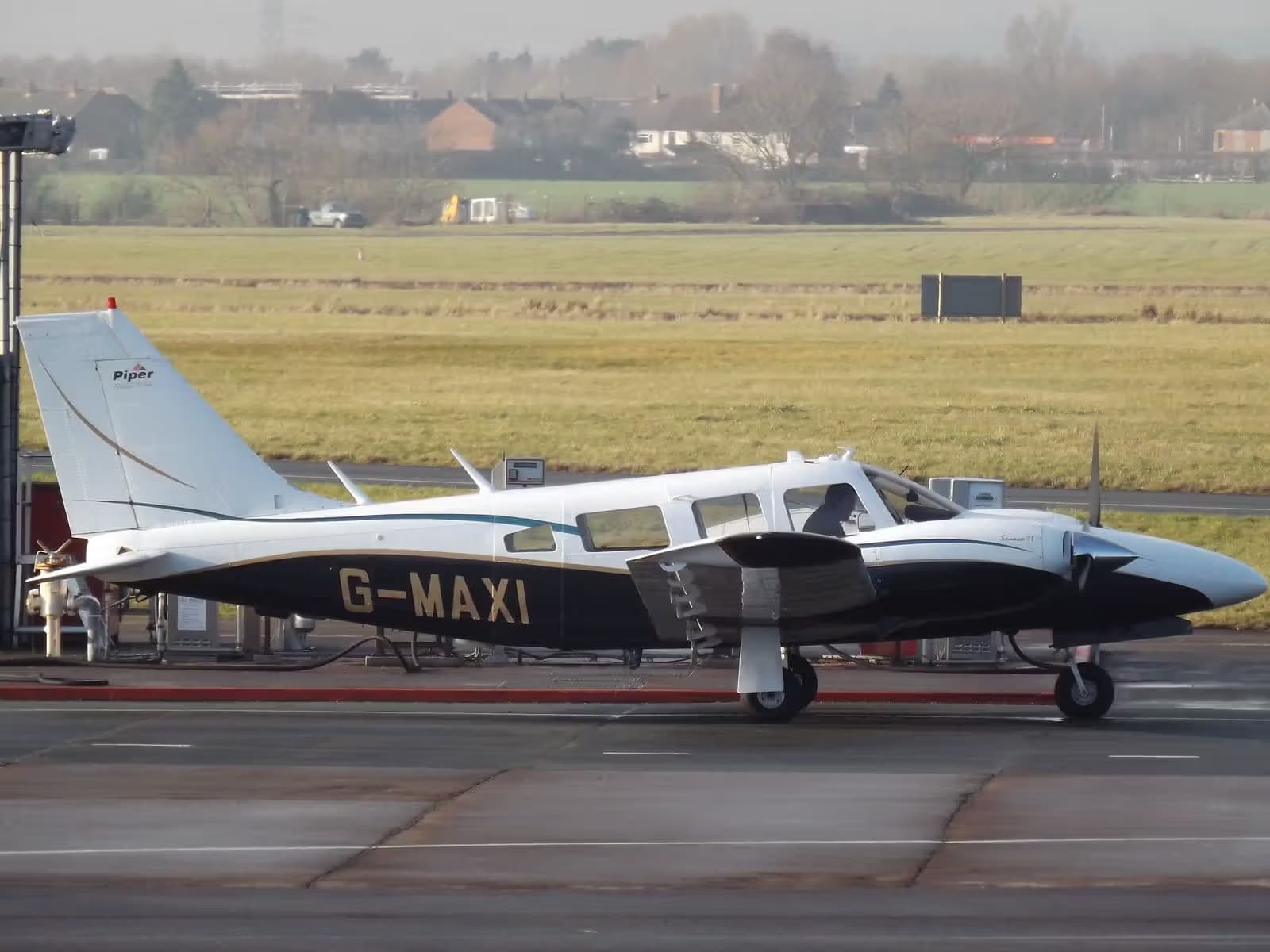 G-MAXI — Piper