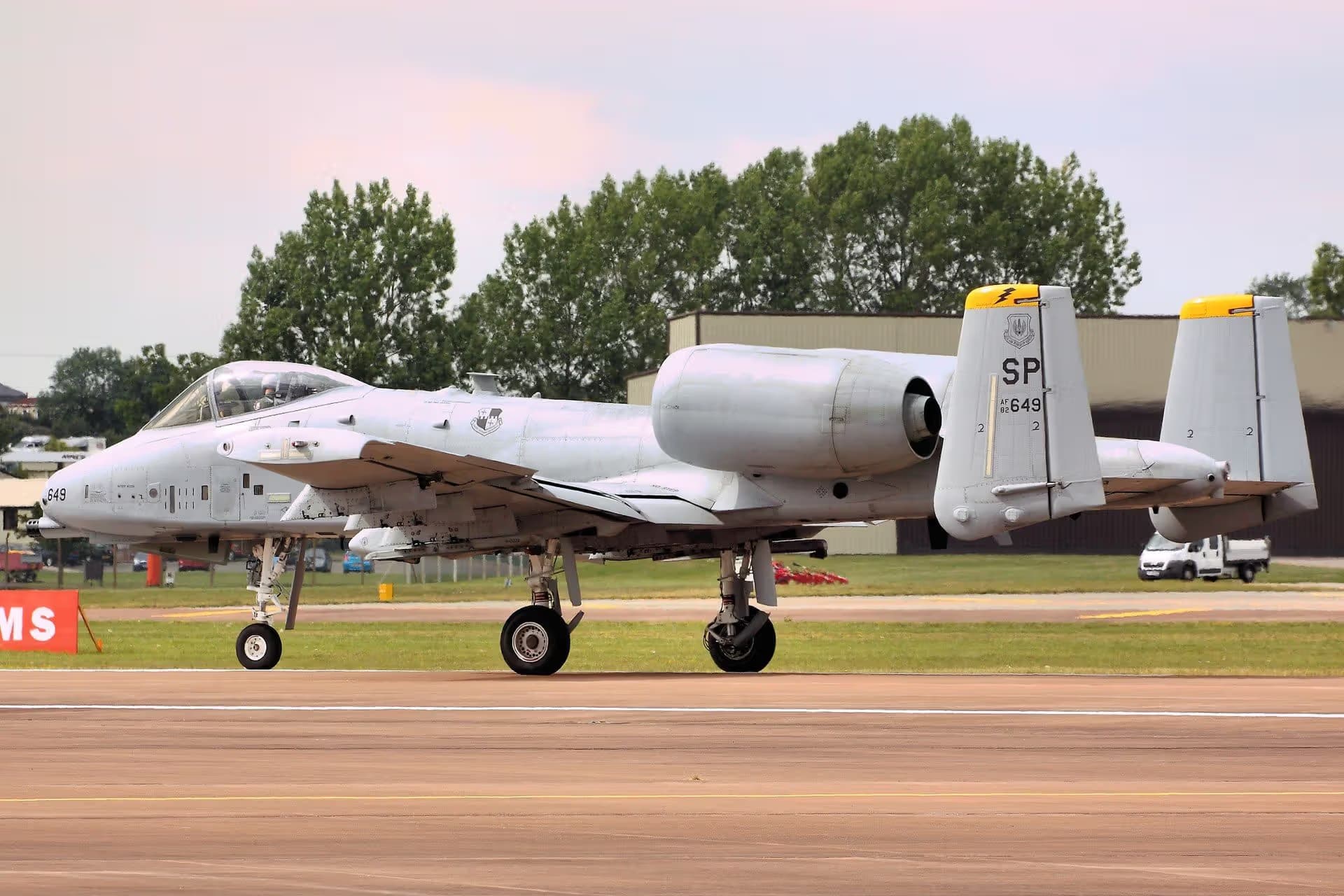 Unidentified — Twin-engine aircraft
