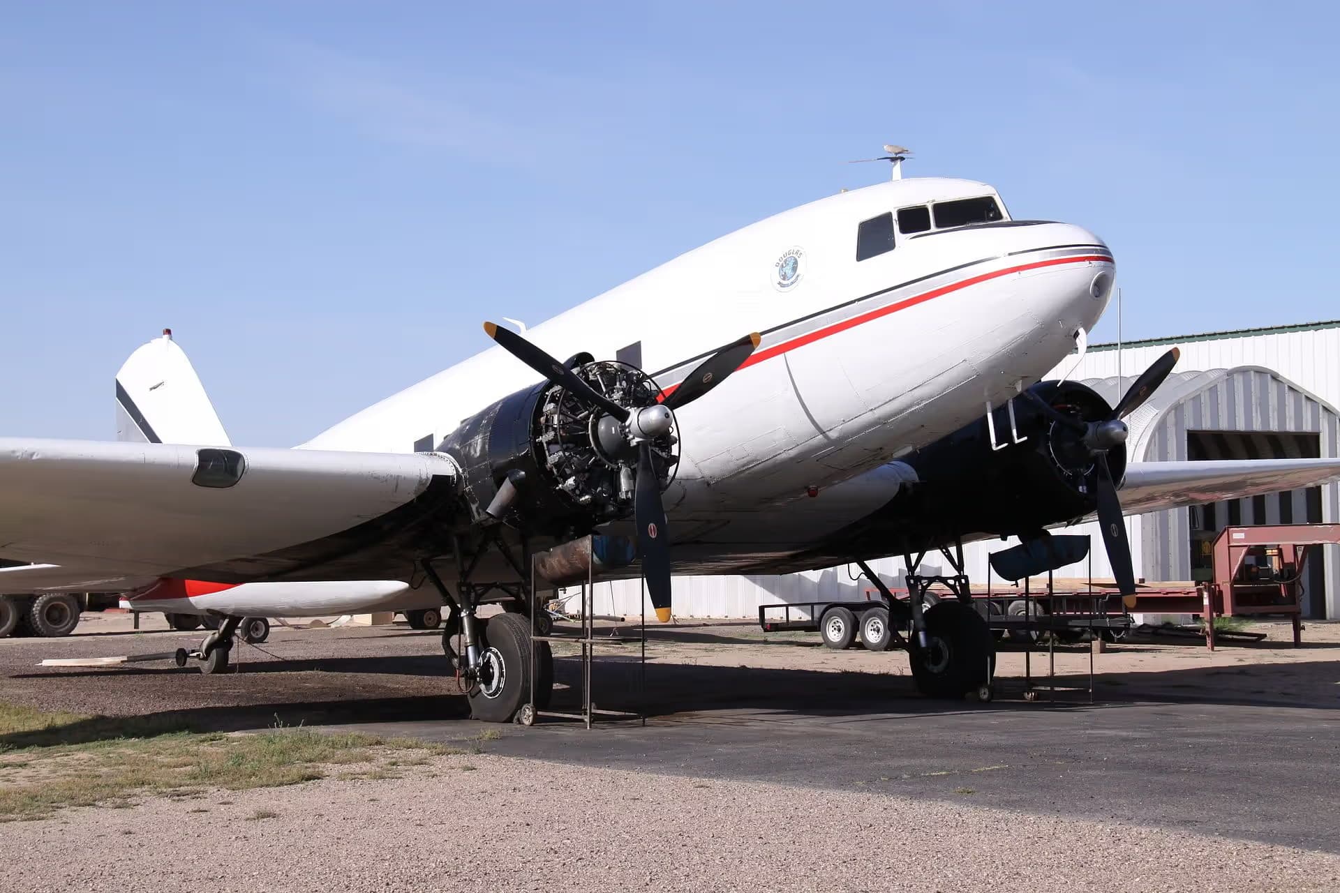N86584 — Twin-engine aircraft