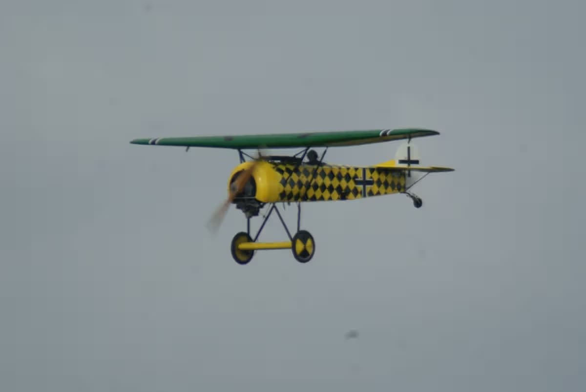 Unidentified — Single-engine aircraft