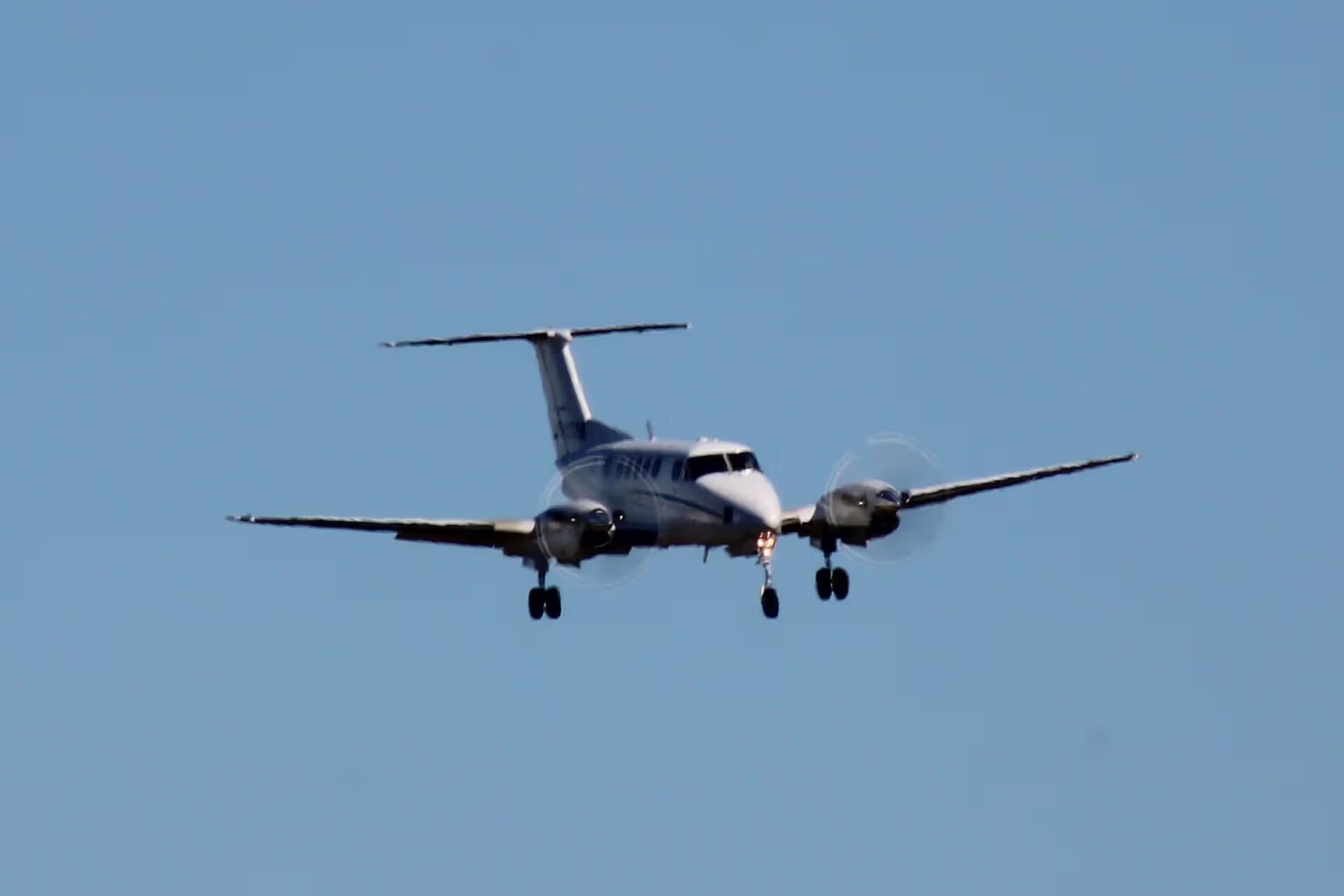 N982TM — Twin-engine aircraft
