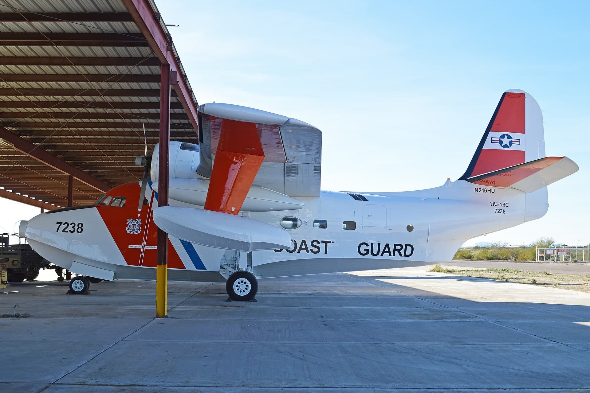 N216HU — Twin-engine aircraft