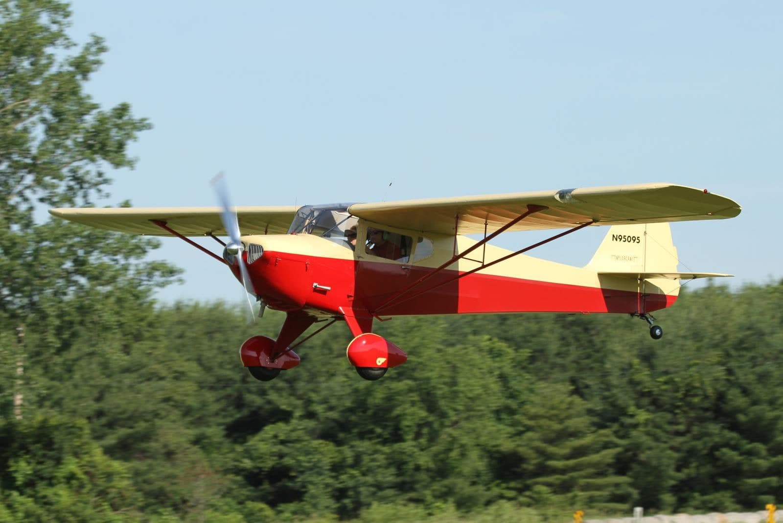 N95095 — Single-engine aircraft
