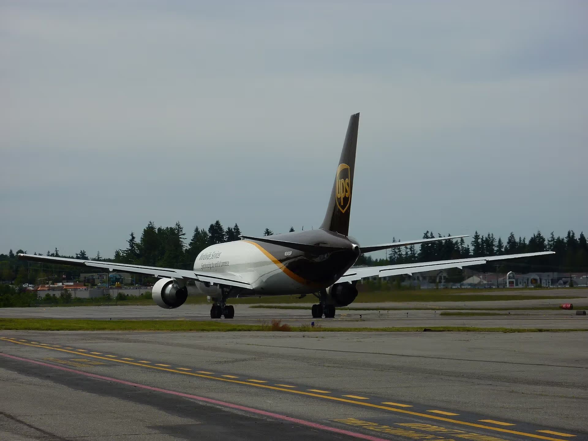 N340UP — Twin-engine aircraft