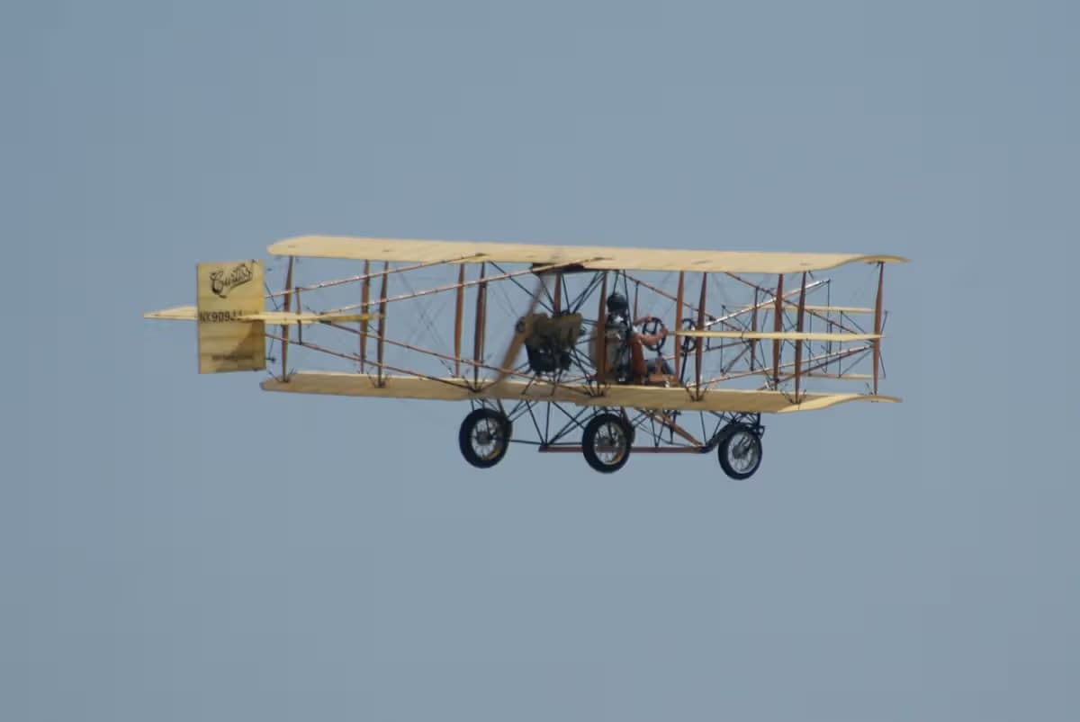 Unidentified — Aircraft