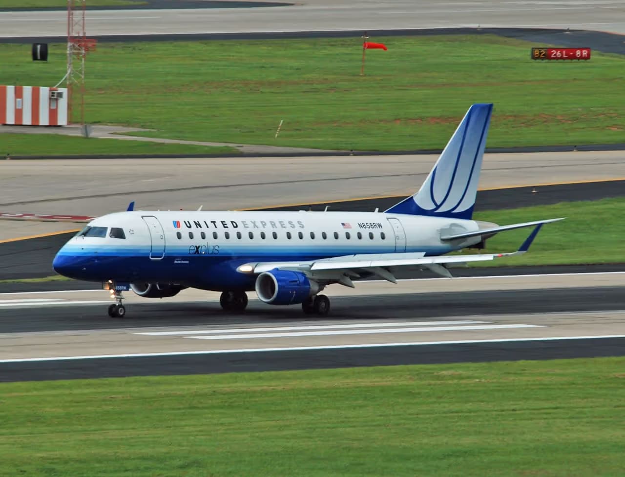 N858RW — Embraer