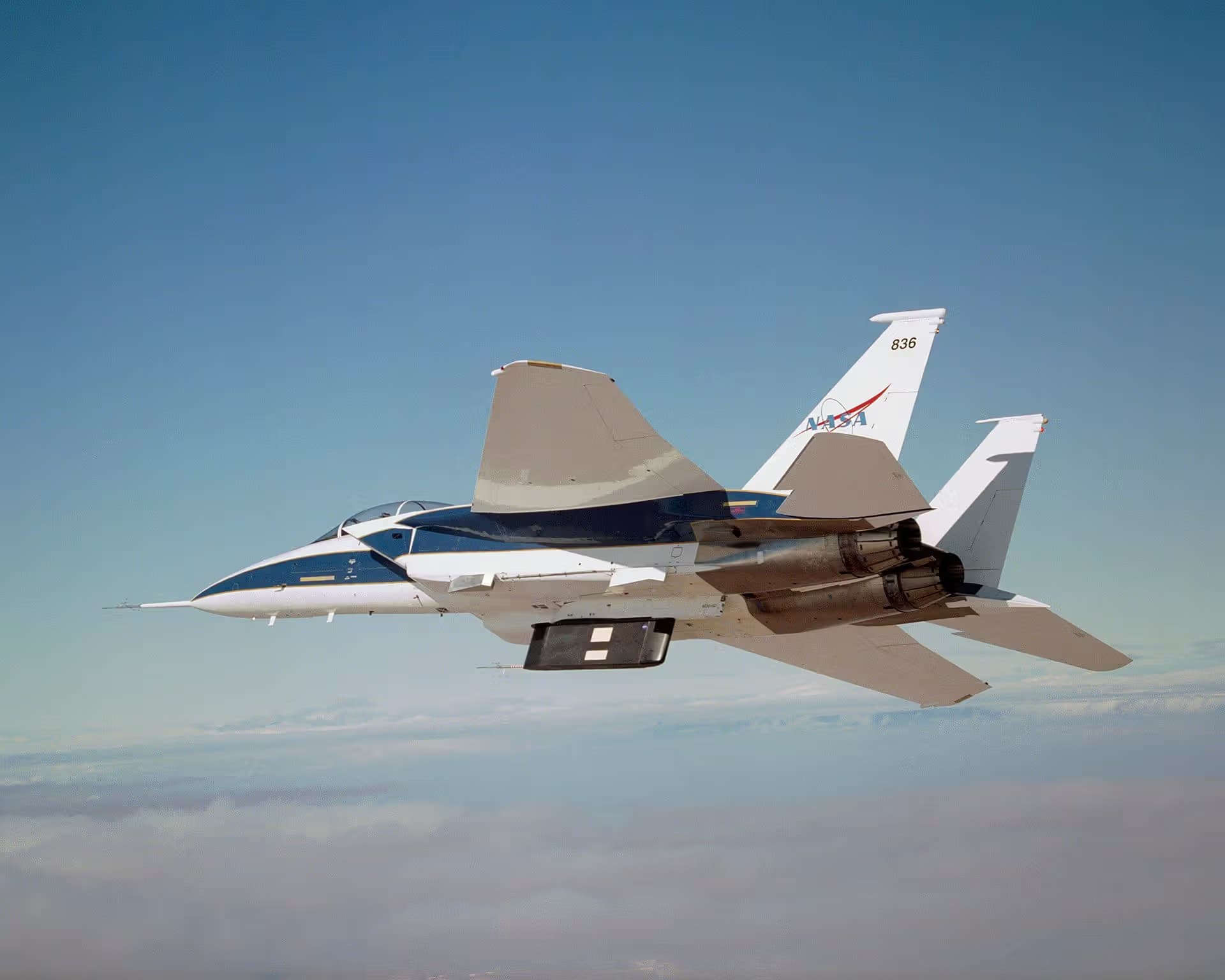 N836NA — Twin-engine aircraft