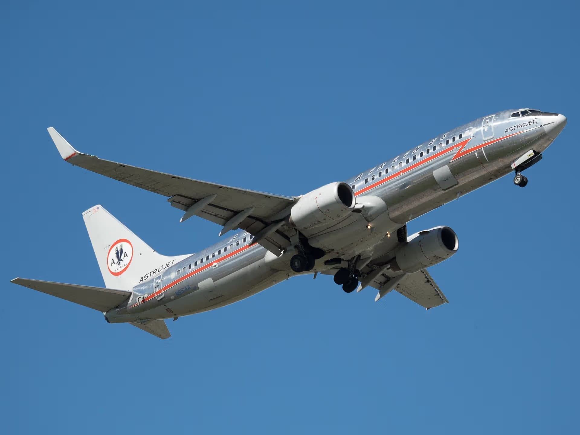 N951AA — Twin-engine aircraft at Miami International Airport