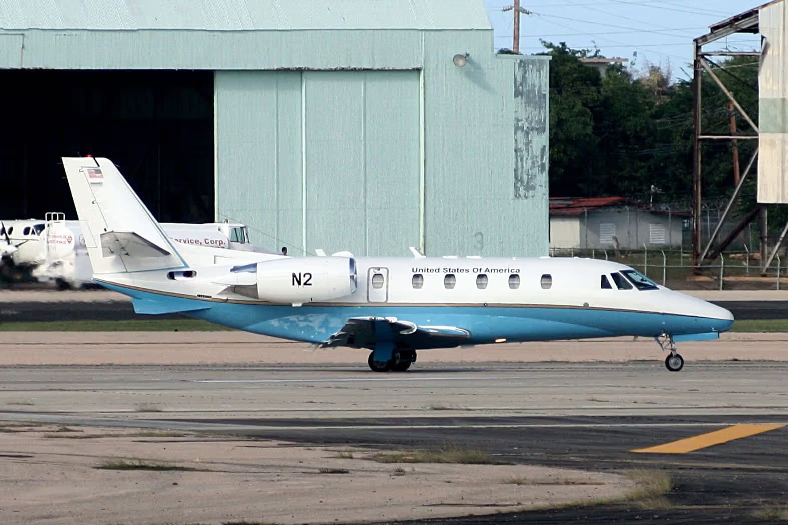 N2 — Business jet