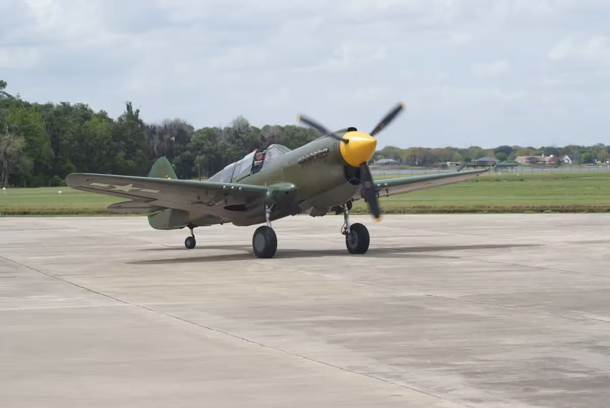 Unidentified — Single-engine aircraft