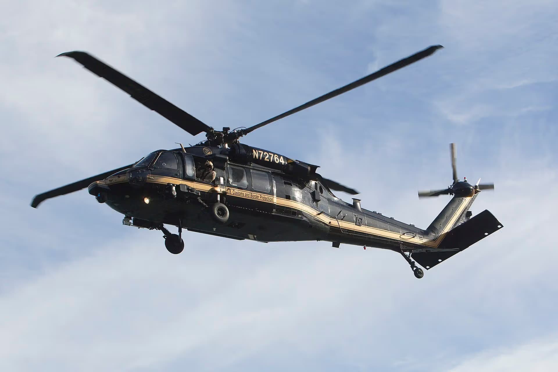 N72760 — Helicopter