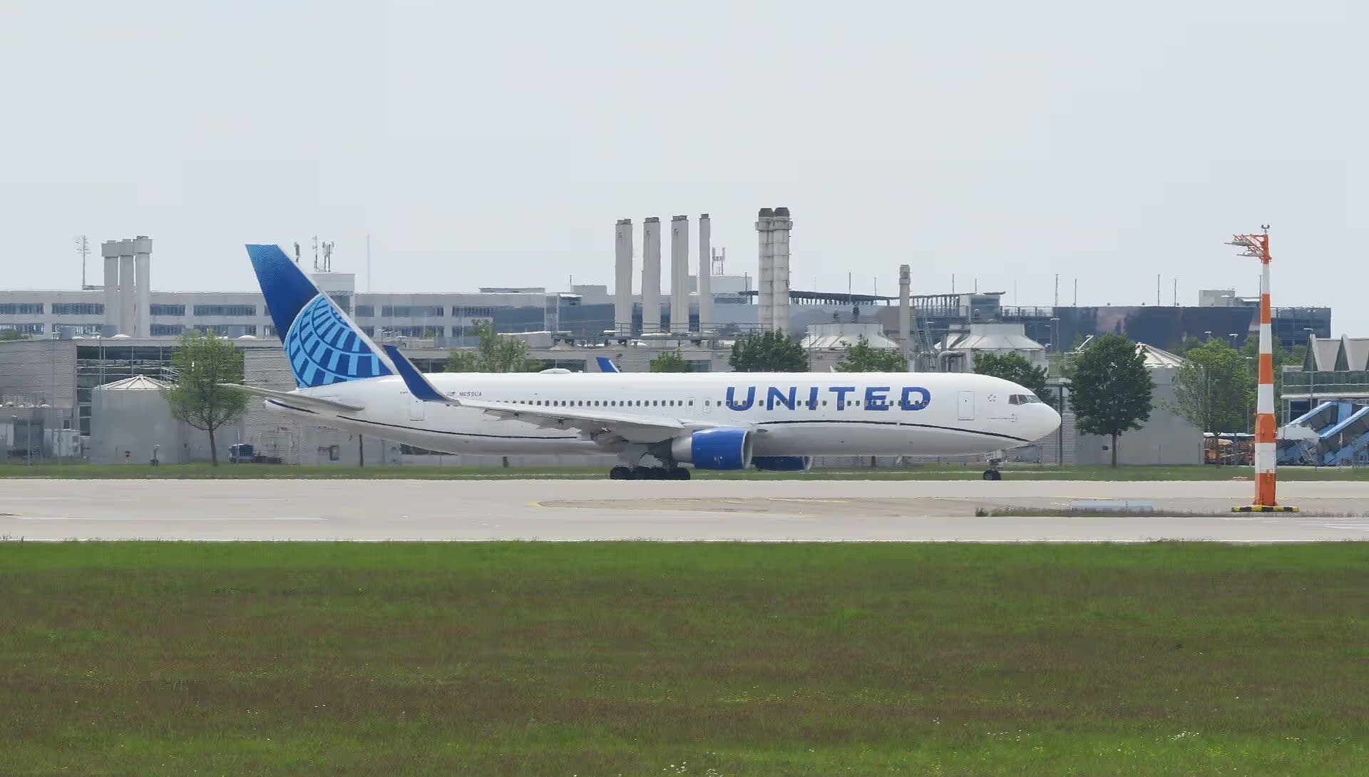 N659UA — Boeing