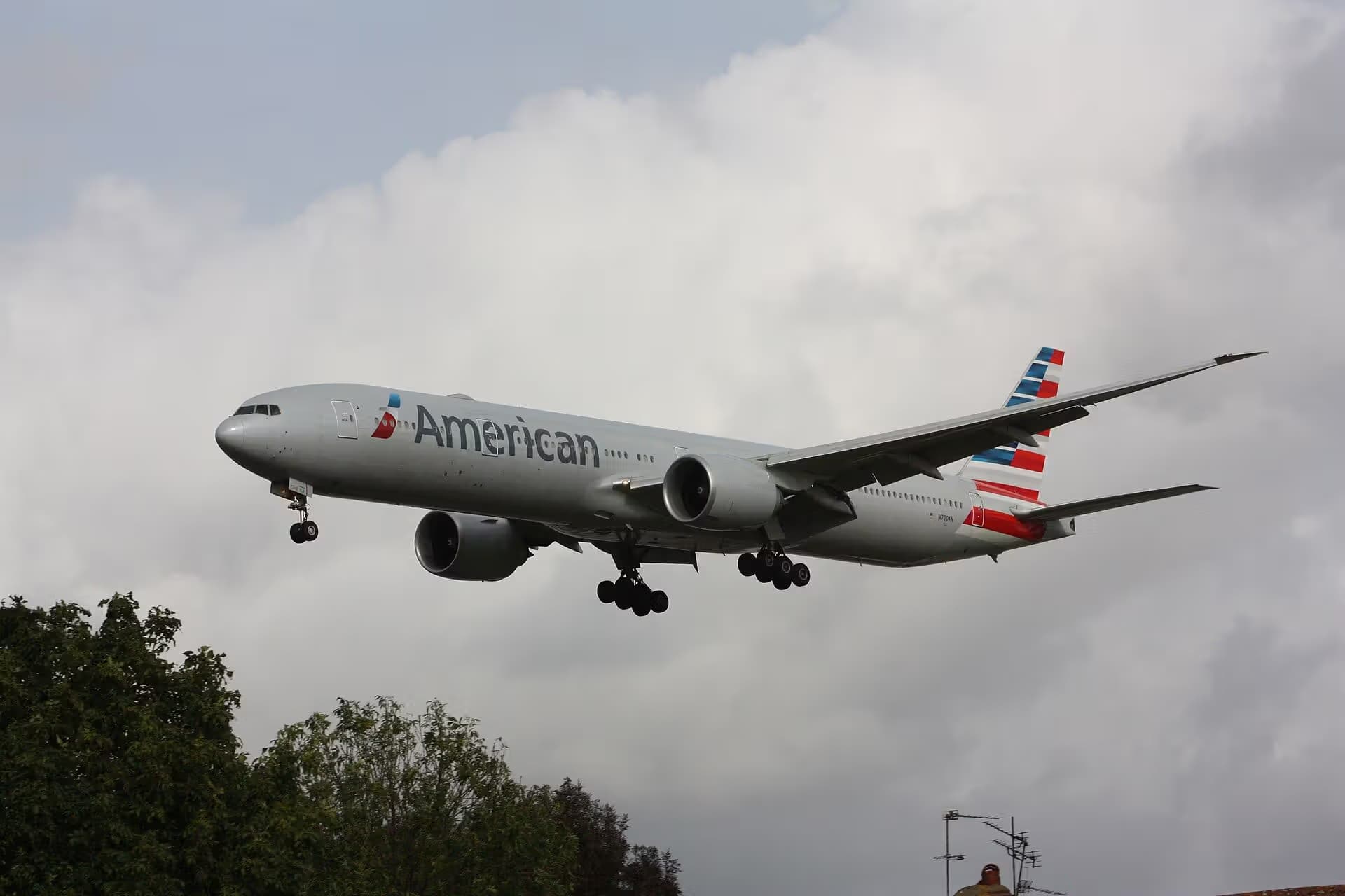 N720AN — Twin-engine aircraft
