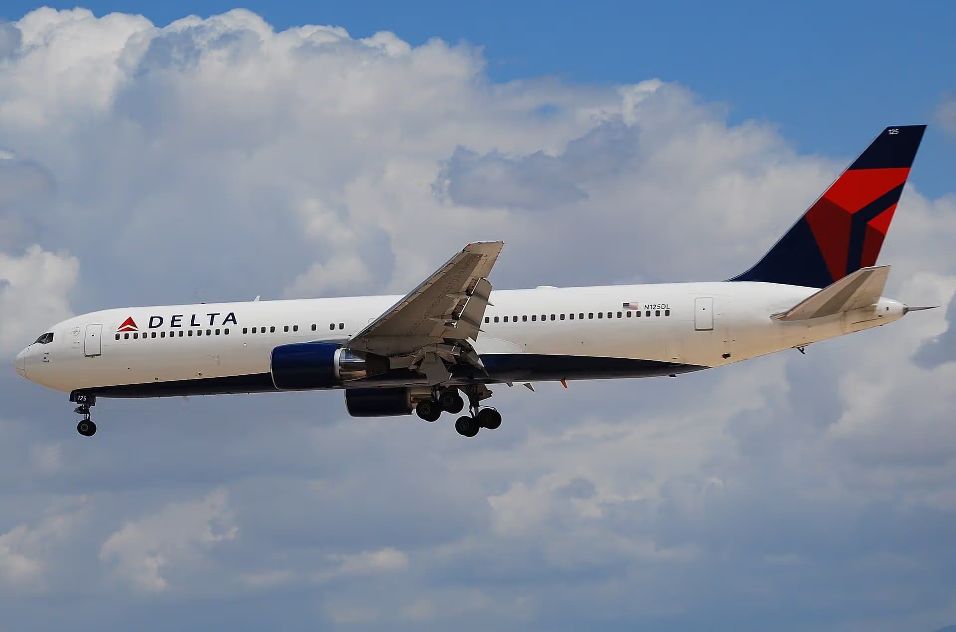 N125DL — Boeing