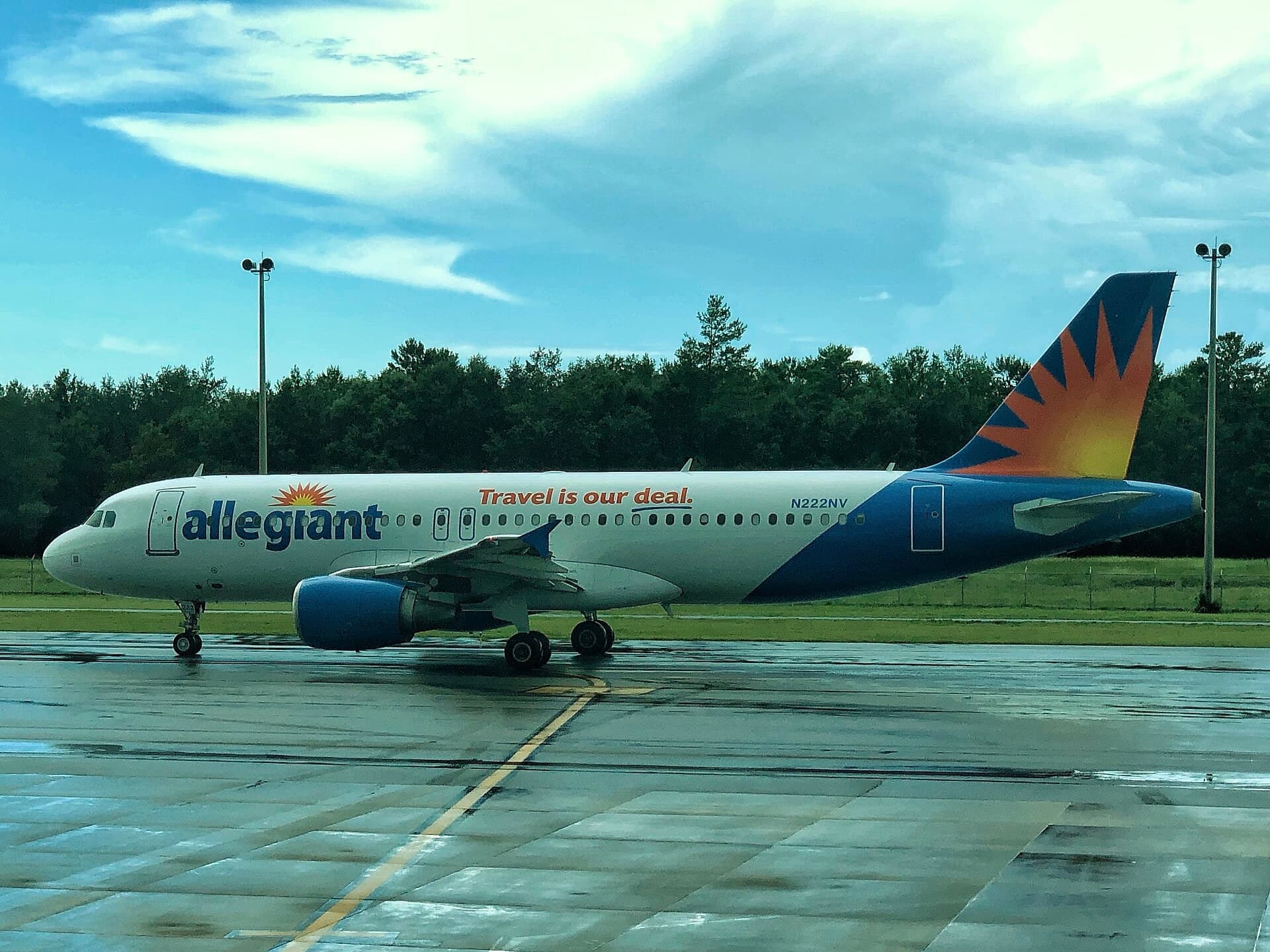 N222NV — Twin-engine aircraft