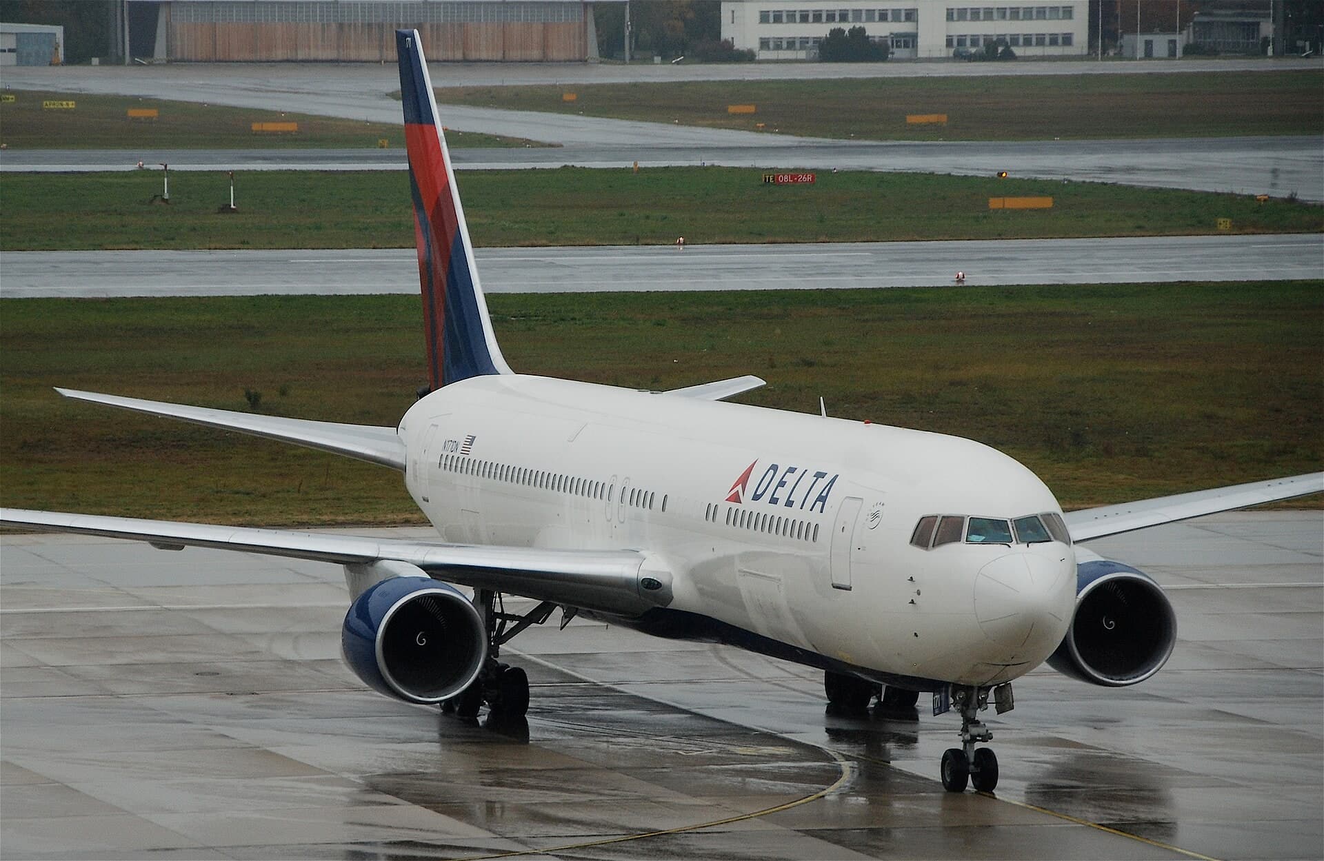 N171DN — Twin-engine aircraft