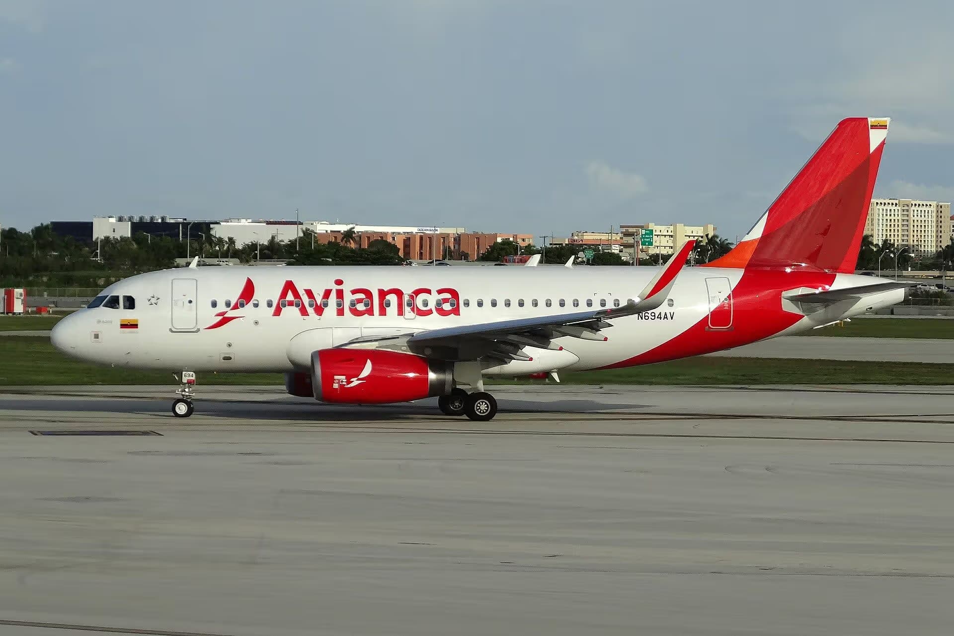 N694AV — Airbus