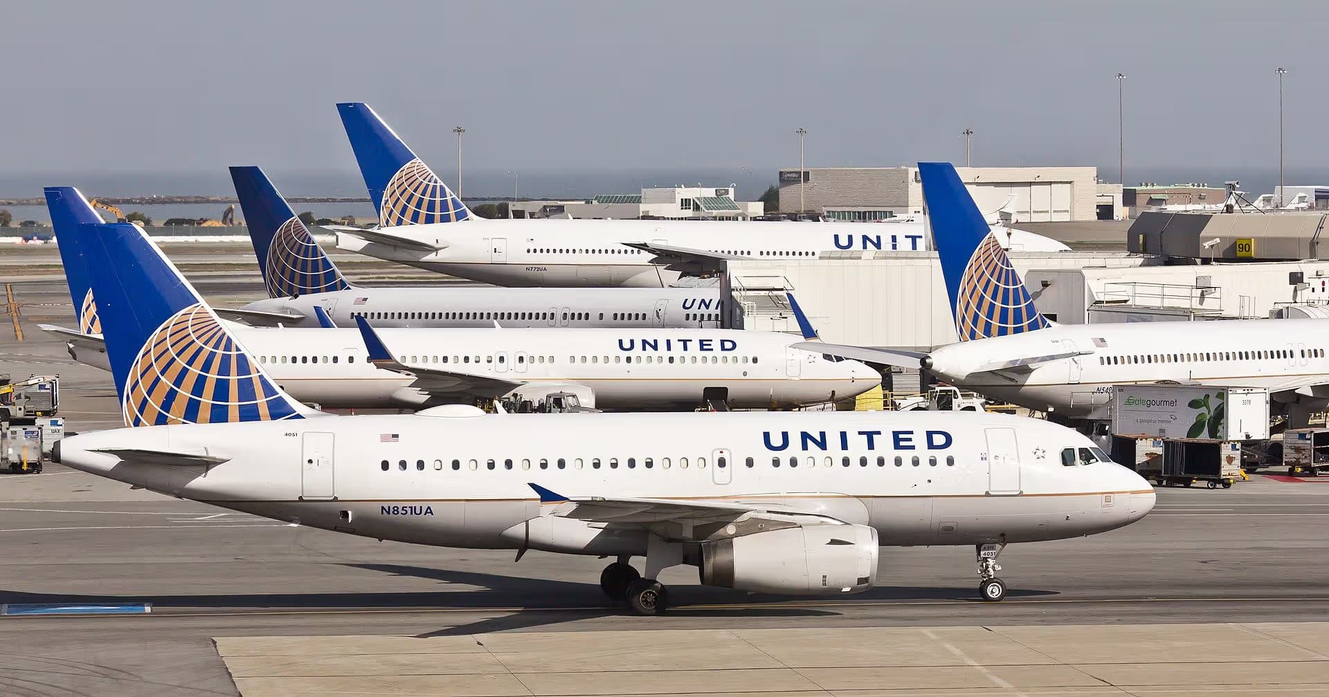 N851UA — Airbus at San Francisco International Airport