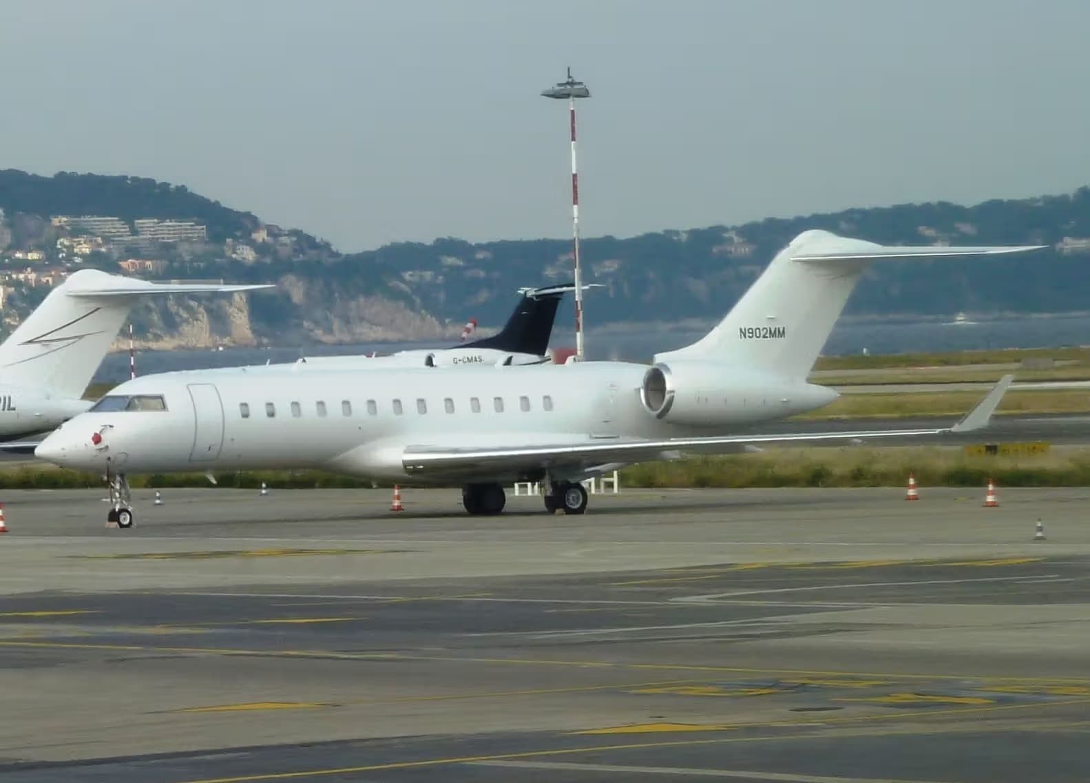 N902MM — Business jet