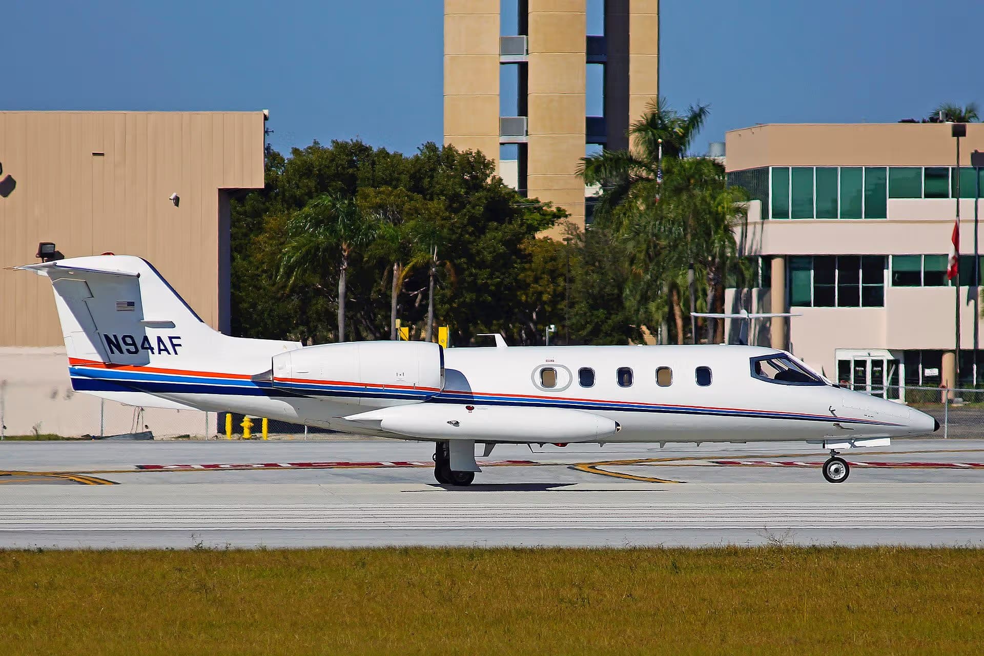 N94AF — Business jet