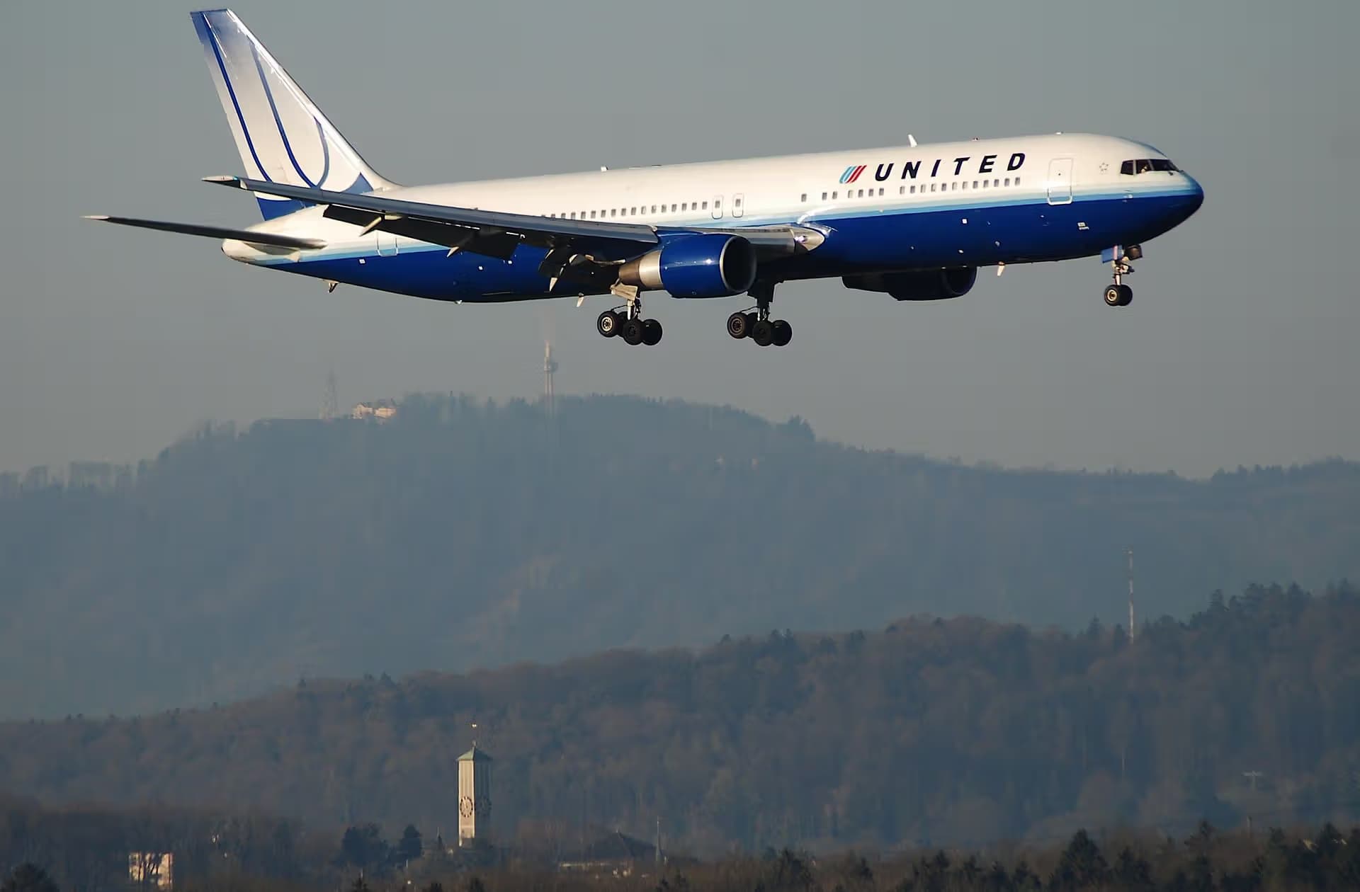 N655UA — Boeing