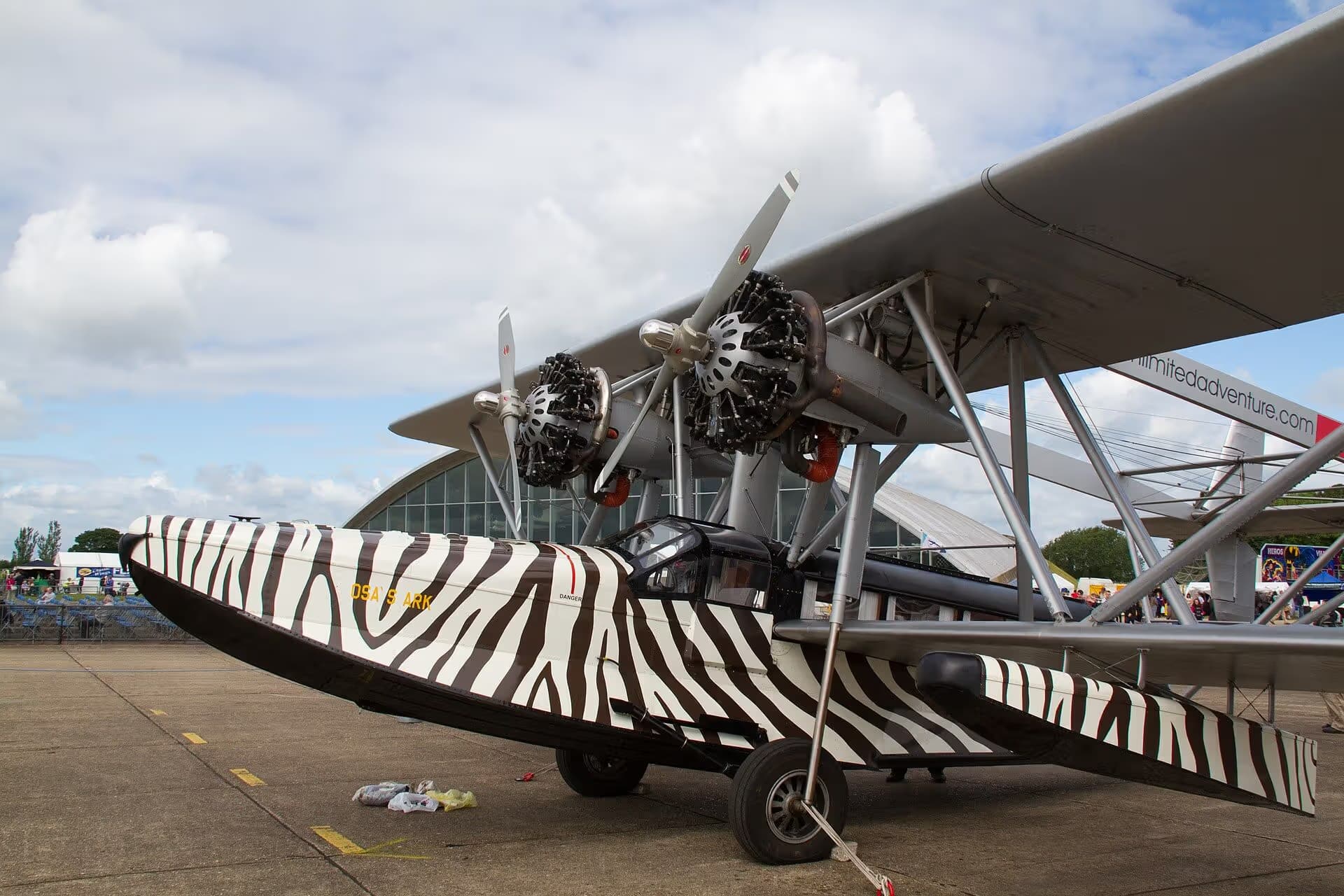 Unidentified — Twin-engine aircraft