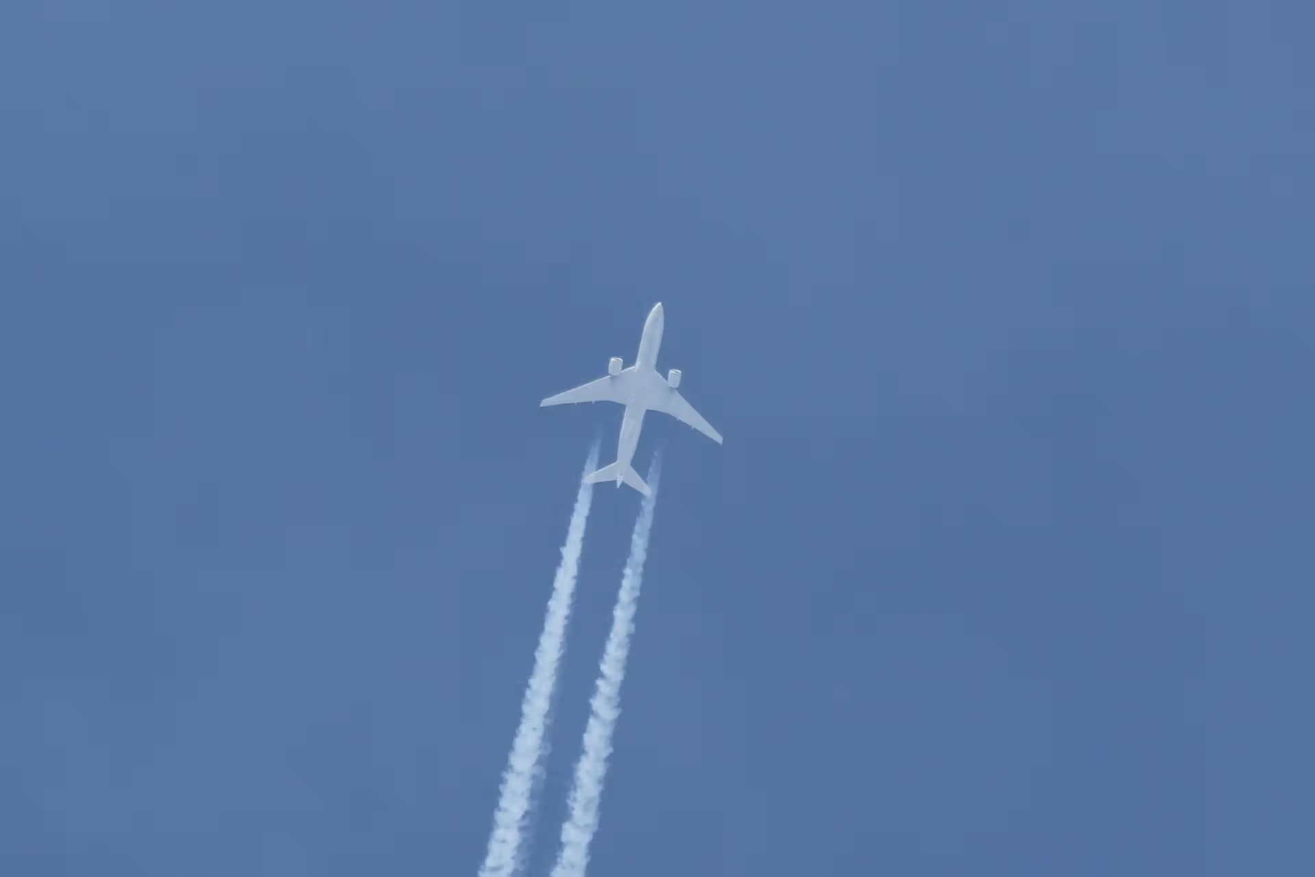N69020 — Twin-engine aircraft