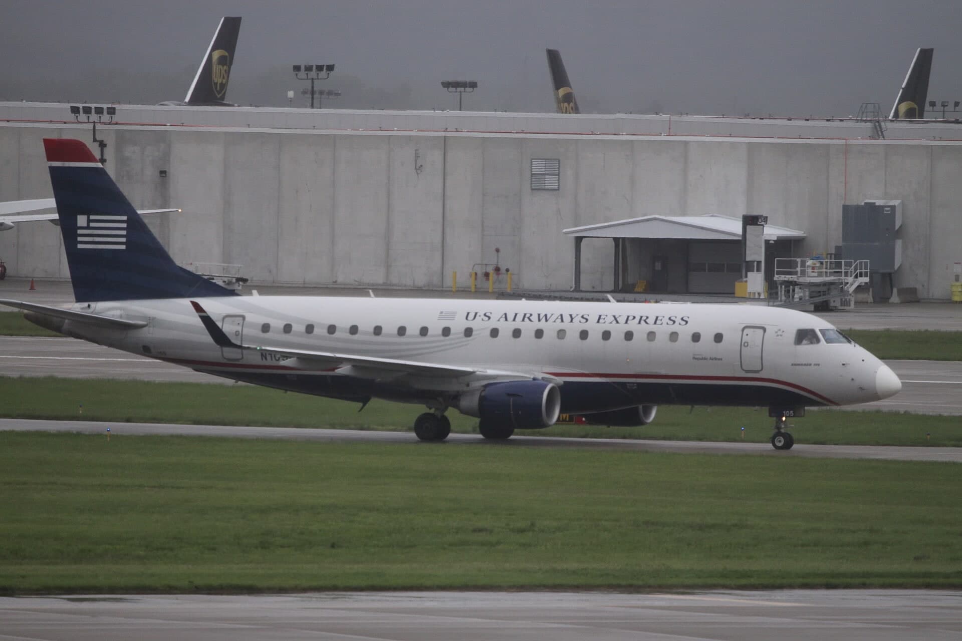 N105HQ — Embraer