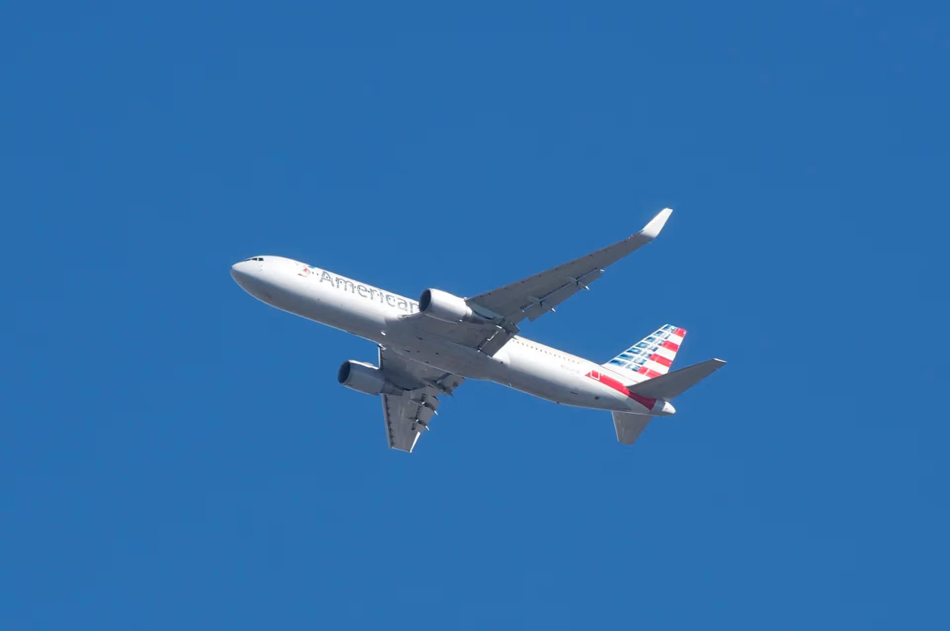 N344AN — Twin-engine aircraft