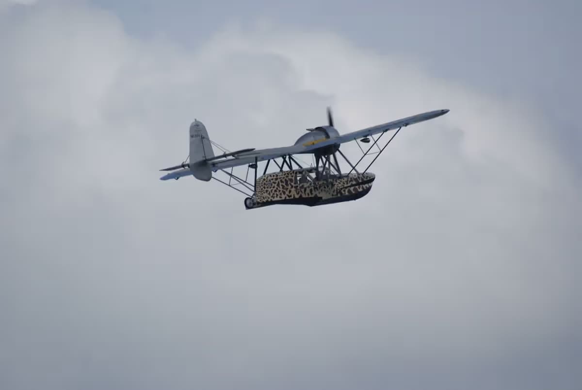 Unidentified — Aircraft