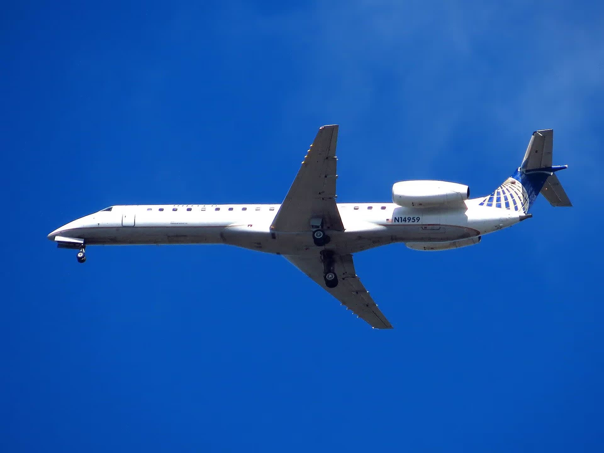 N14959 — Twin-engine aircraft