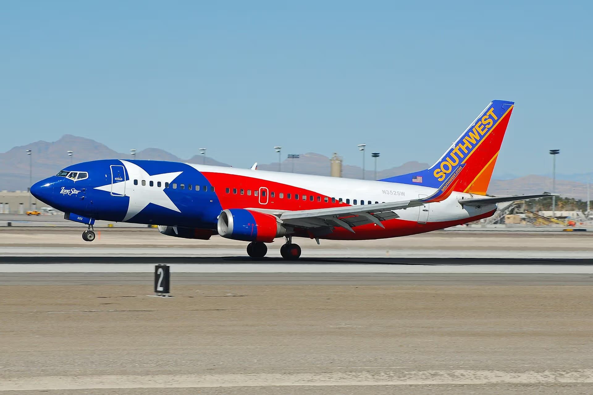 N352SW — Boeing