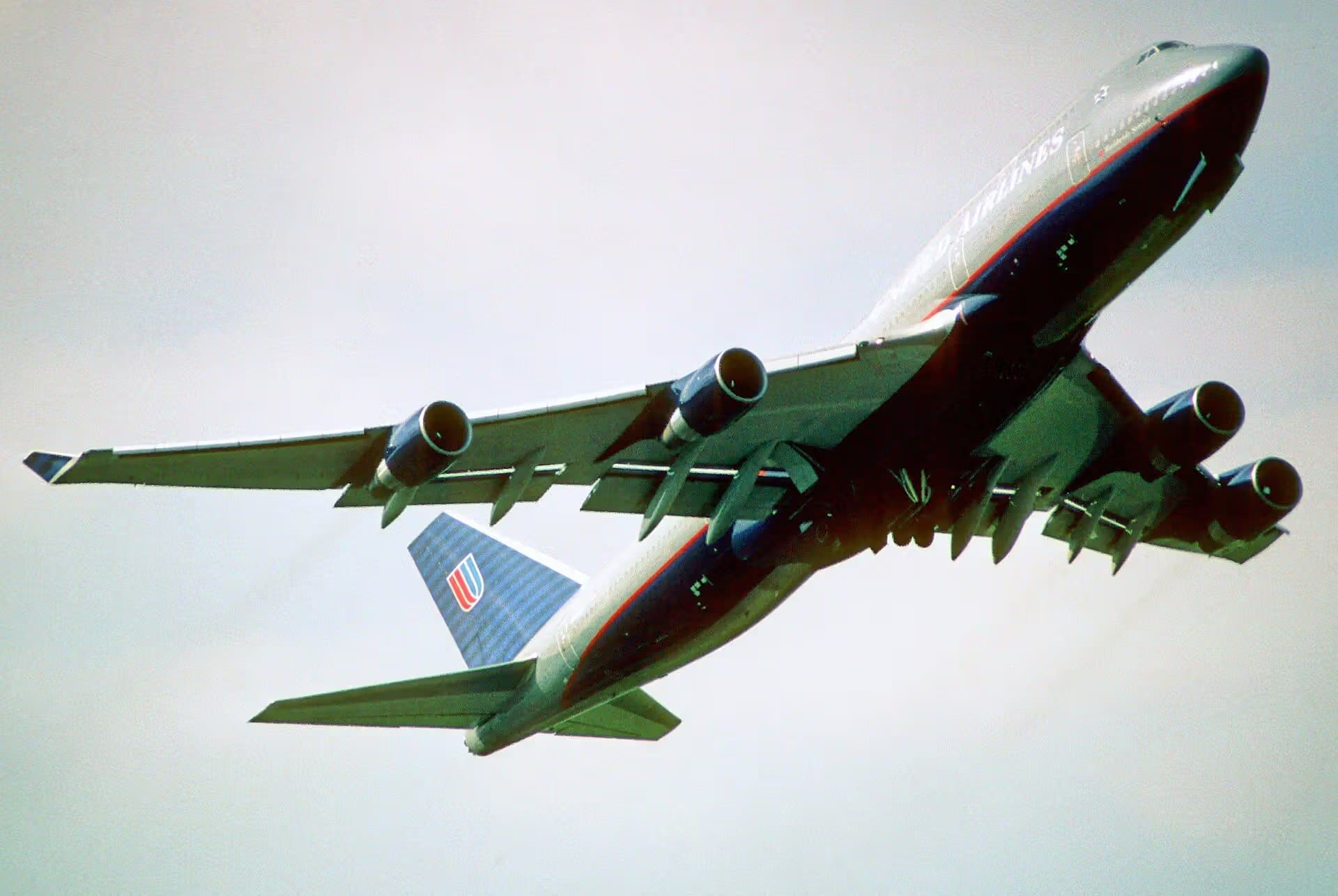 N128UA — Boeing
