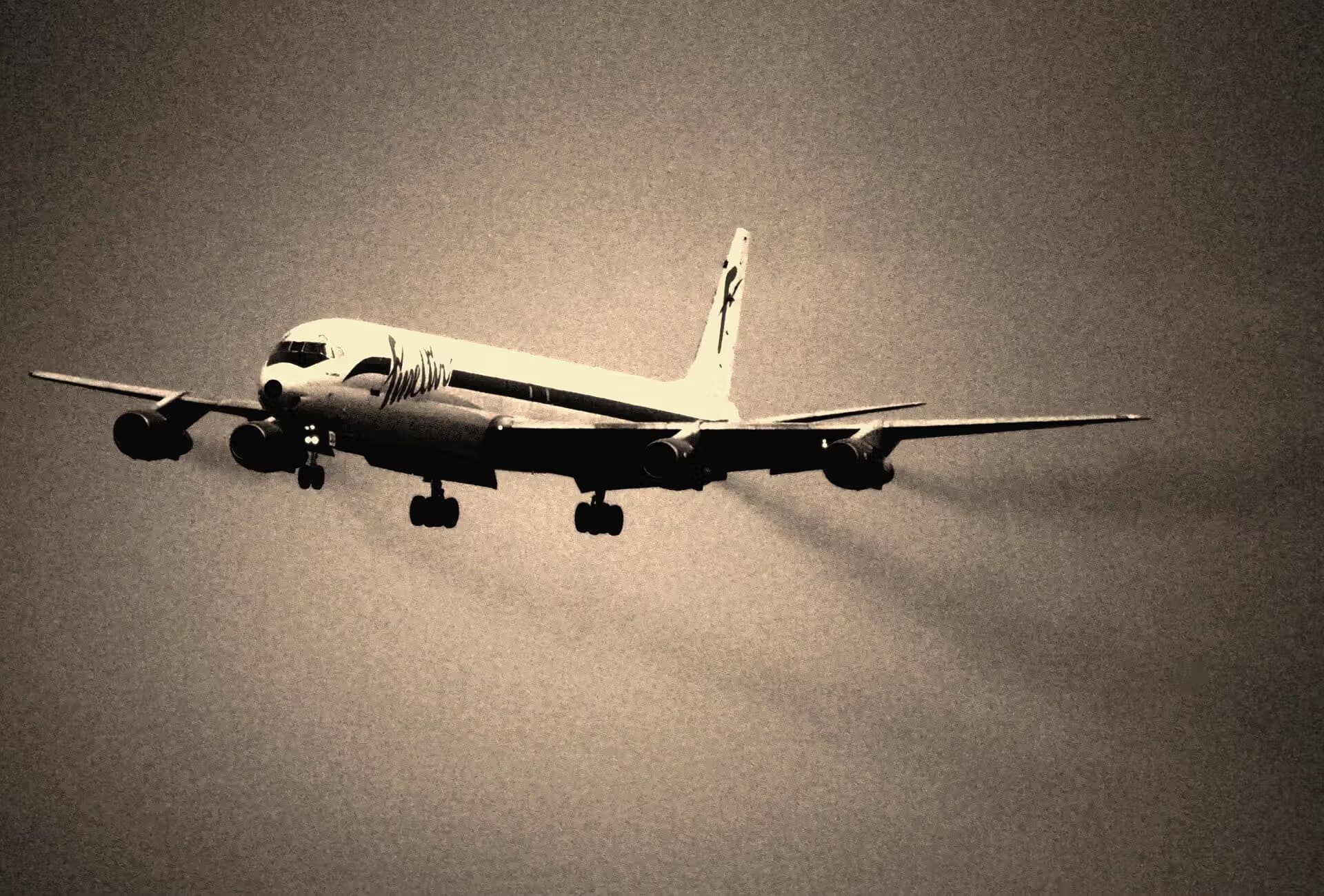 N30UA — Aircraft