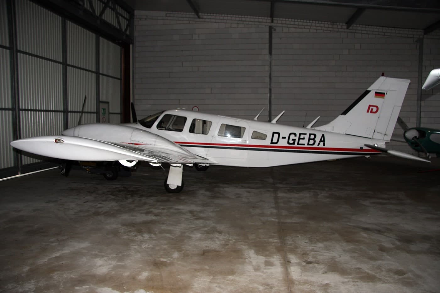 D-GEBA — Twin-engine aircraft