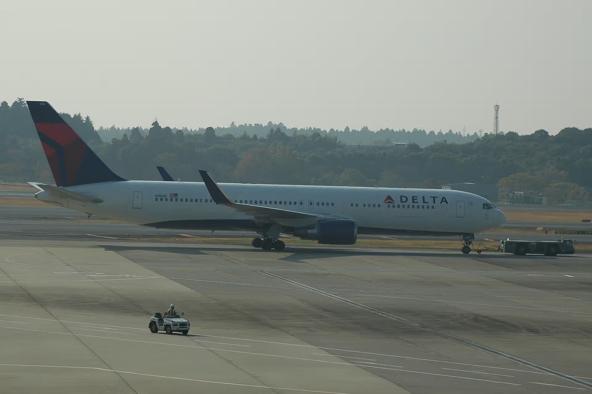 N1608 — Twin-engine aircraft
