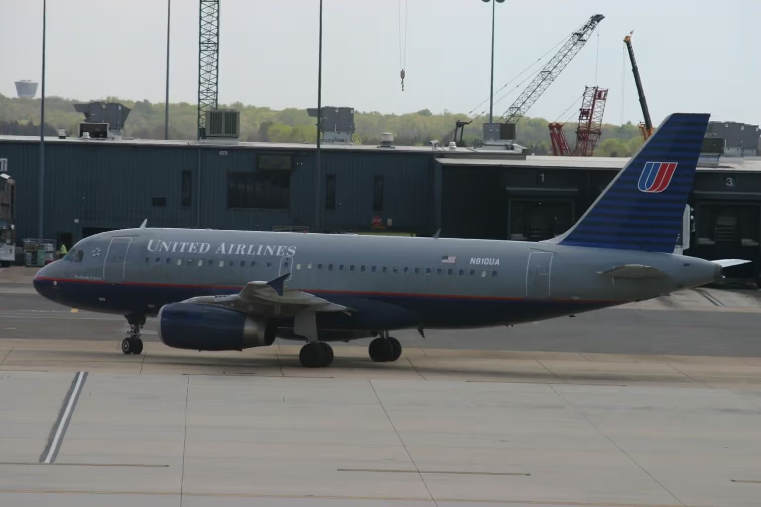 N810UA — Airbus