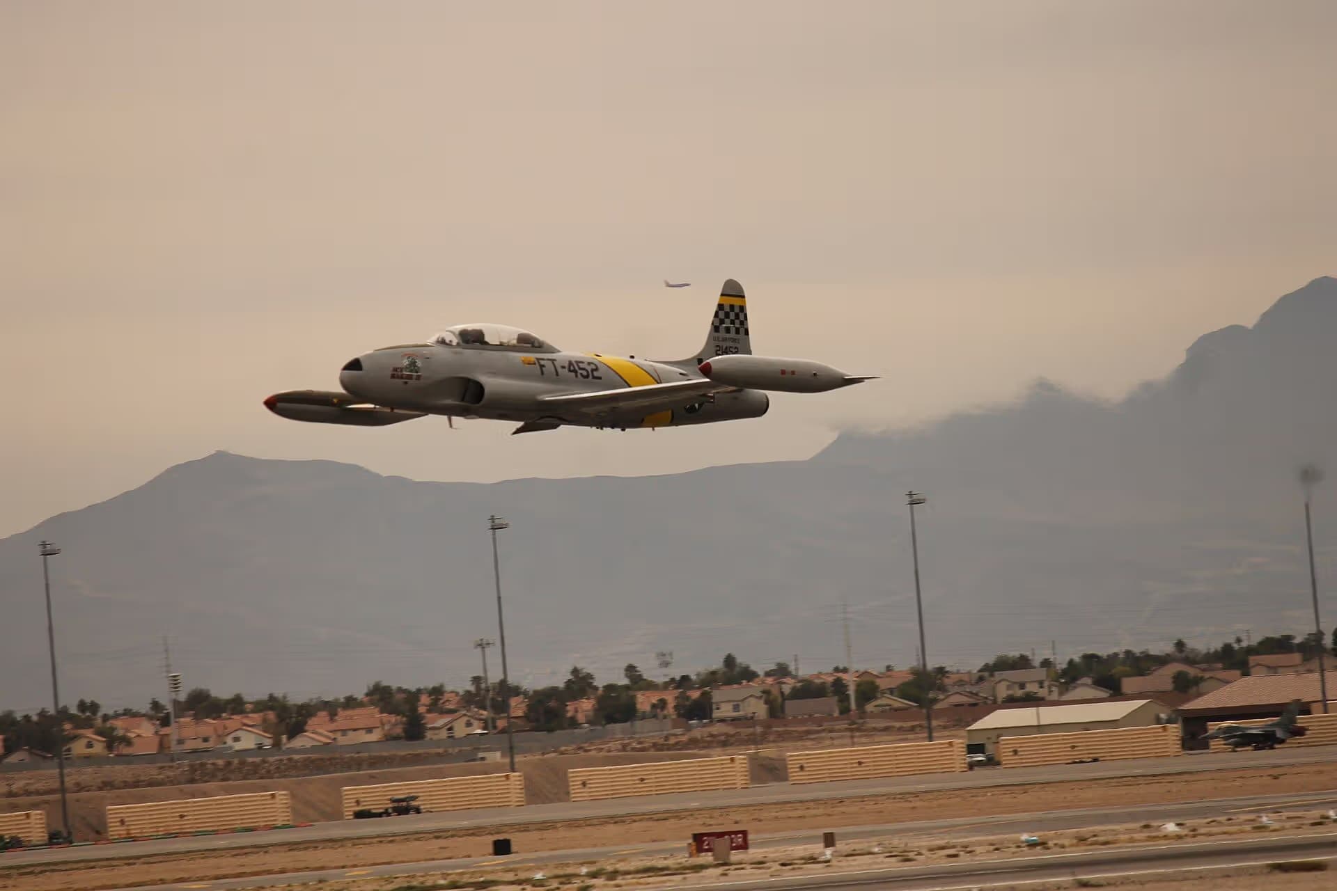 N133HH — Aircraft