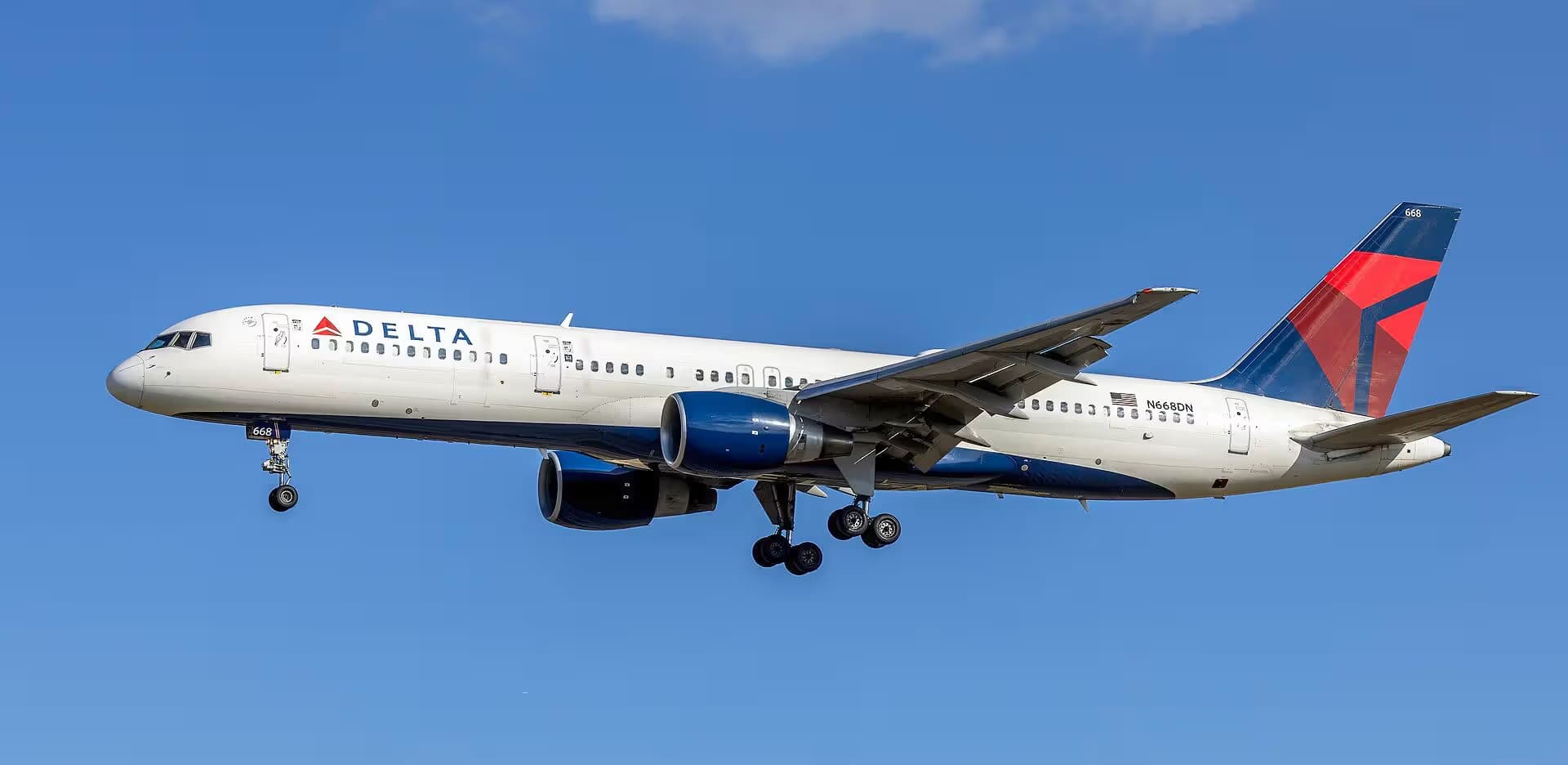N668DN — Twin-engine aircraft
