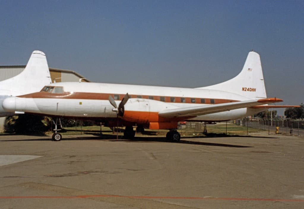 N240HH — Twin-engine aircraft