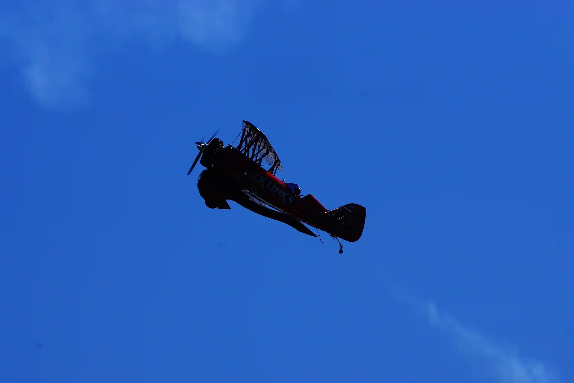 Unidentified — Single-engine aircraft