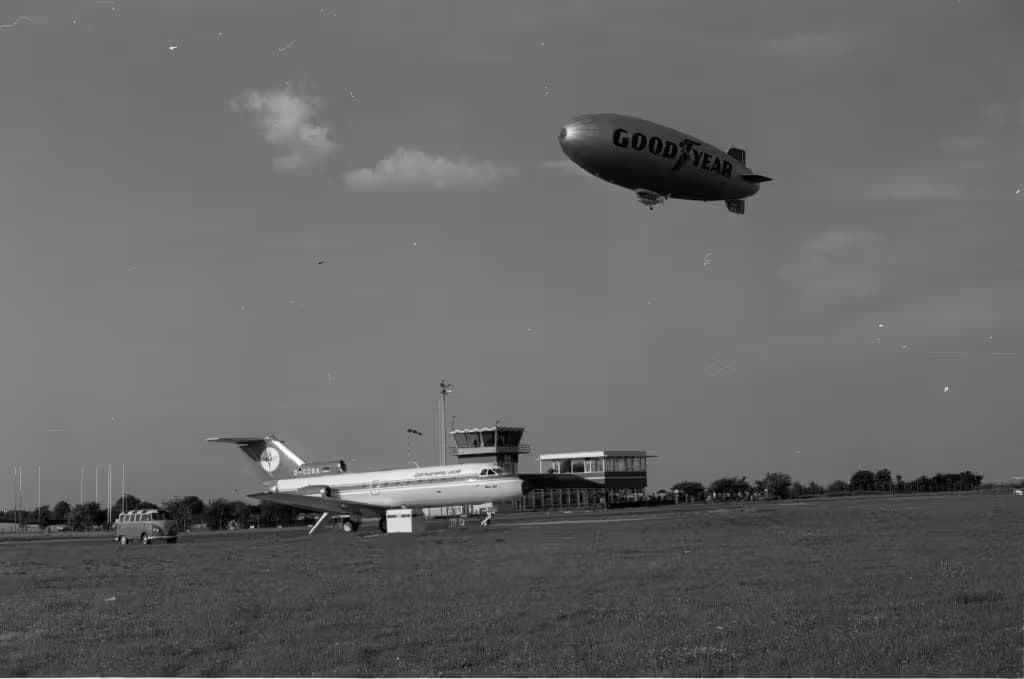 Unidentified — Business jet