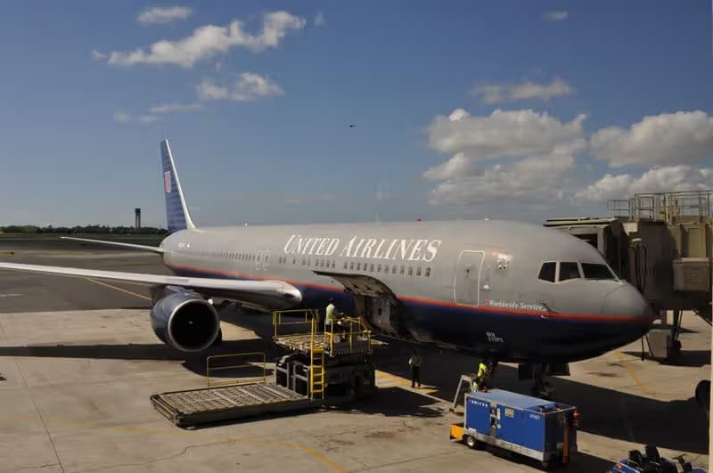 N676UA — Boeing