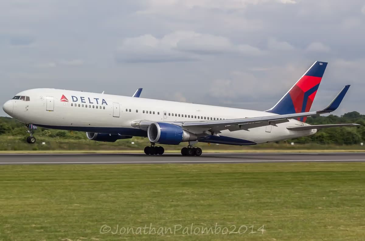 N394DL — Boeing