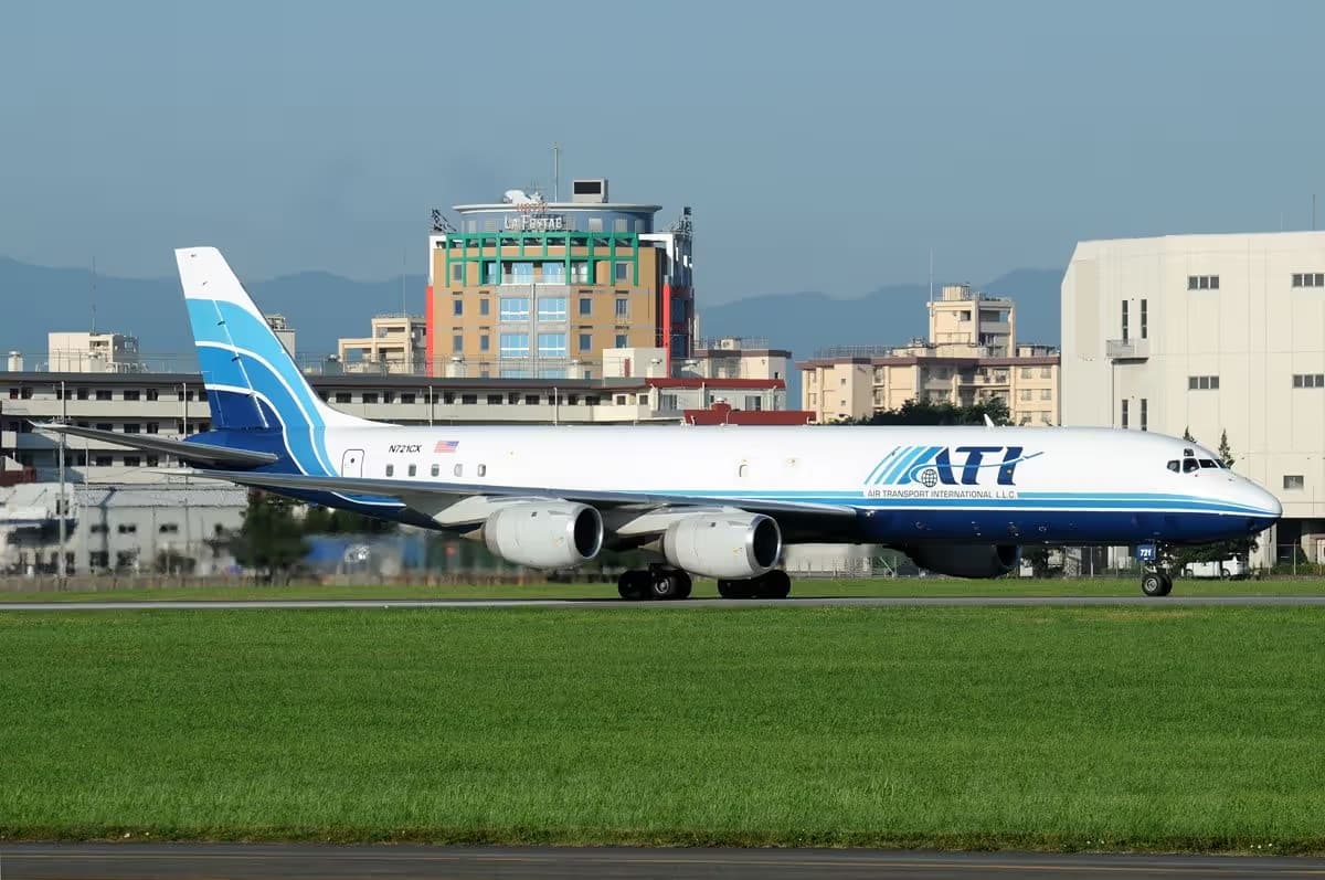 N721CX — Twin-engine aircraft