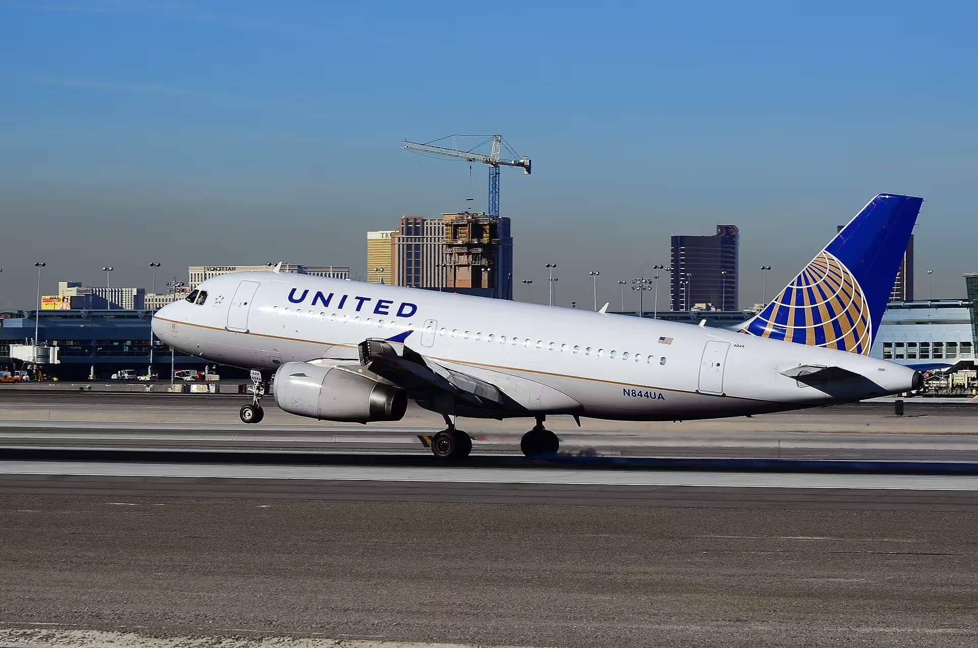 N844UA — Airbus